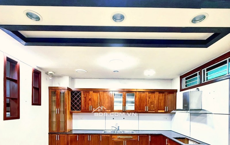 Tây Sơn, Đống Đa, nhà phân lô vỉa hè oto tránh đỗ ngày đêm, tặng nhà 4T 68m2, đẹp nhất quận DD
